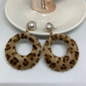 Pearl studs faux leopard fur circle drop earrings